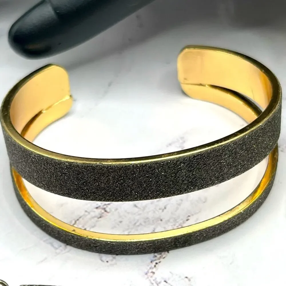 None and/or Unknown 10 bracelets
